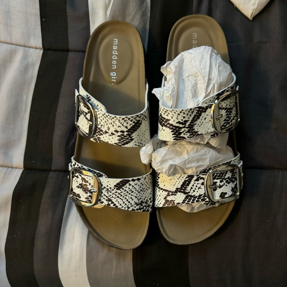Women’s Size 10 Madden Girl Sandals - Picture 6 of 6